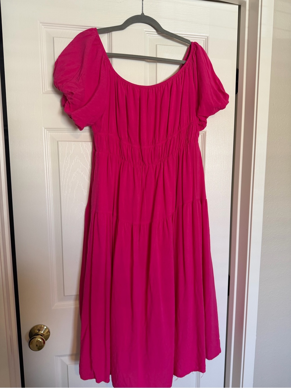 Women’s Fuchsia Midi Dress with Puff Sleeves